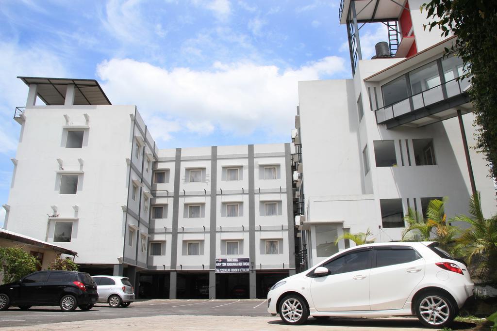 Bukit Dago Hotel Bandung Exterior photo