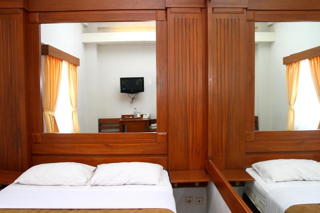 Bukit Dago Hotel Bandung Room photo